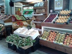 Puesto de venta de frutas y verduras Puesto de venta de frutas y verduras