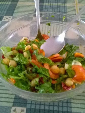 Ensalada de verduras y legumbres