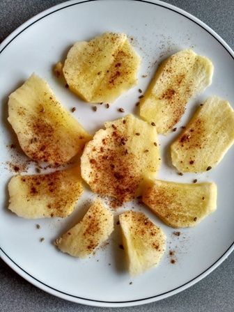 Manzana con canela y anís al microondas